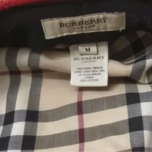 NWOT Burberry London Women\'s Red Wool Newsboy Cap Novacheck Lining Size M. Burberry London Women main image 3